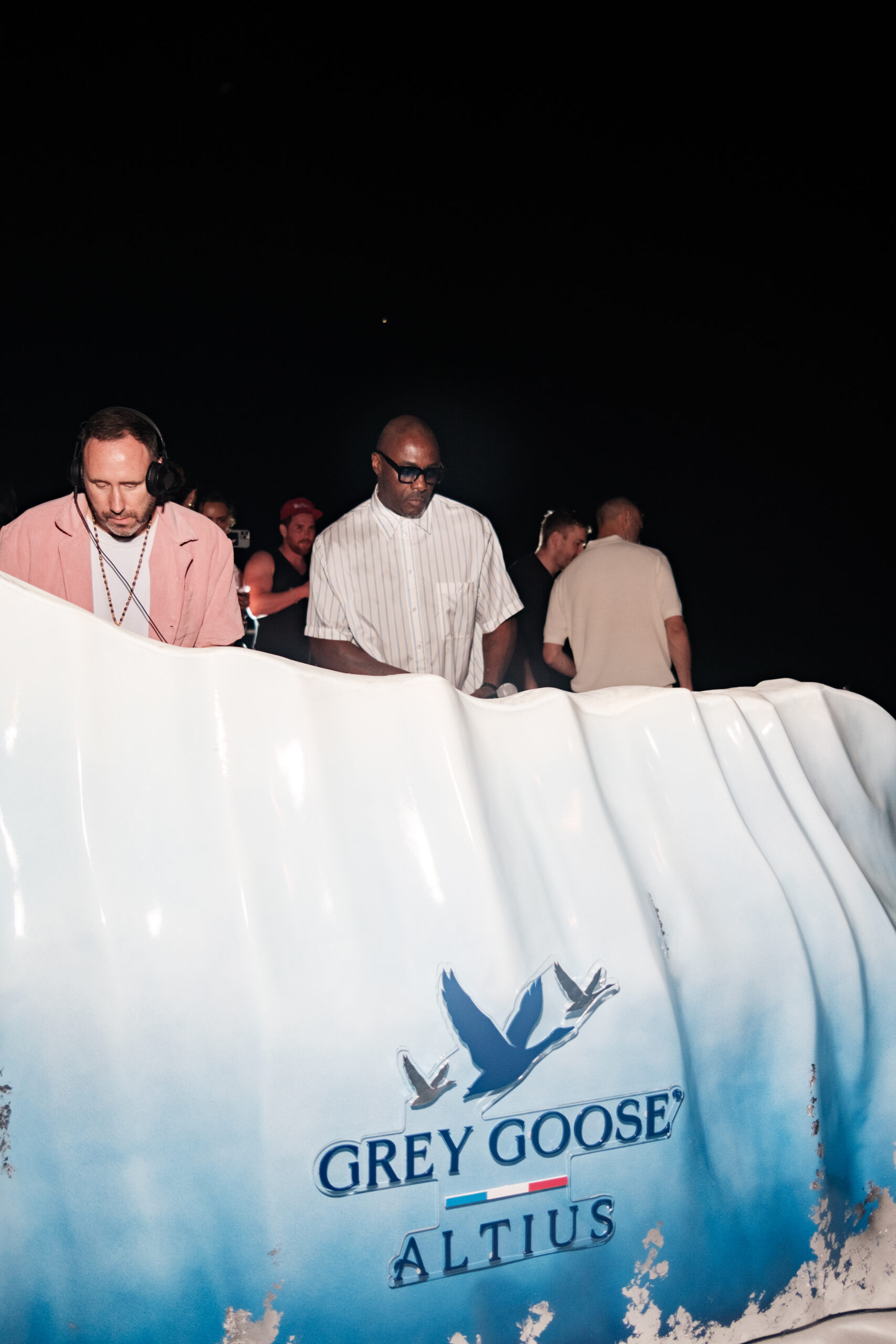 IDRIS GREY GOOSE BY GEORGE GOTTLIEB 3911