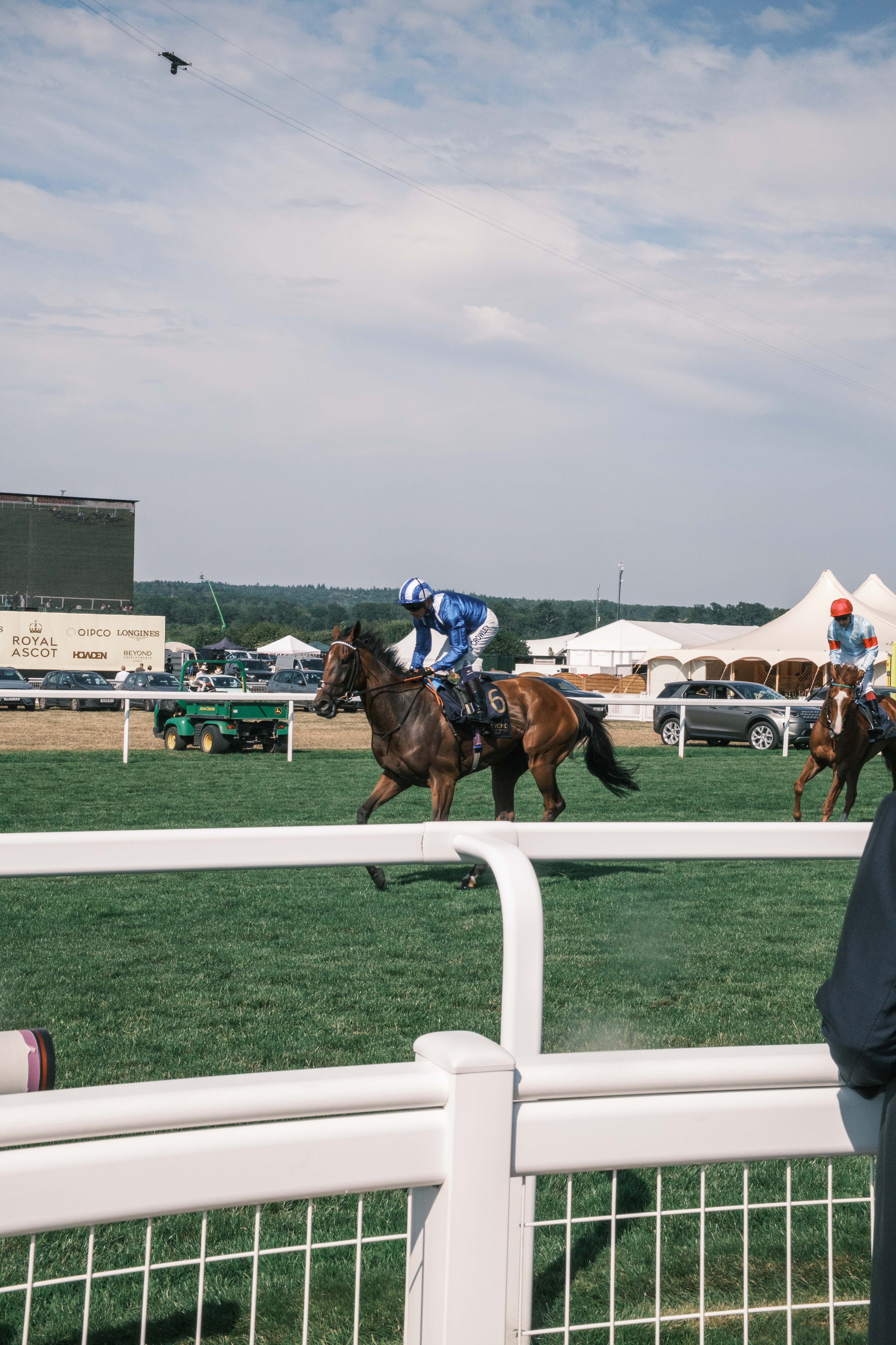ROYAL ASCOT 2025 BY GEORGE ON A BOAT-6504